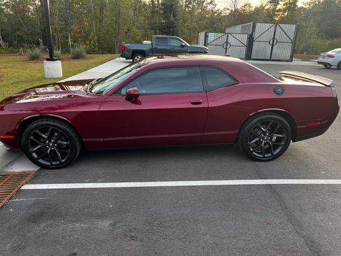 Used 2020 Dodge Challenger SXT w/ Blacktop Package RWD image 4