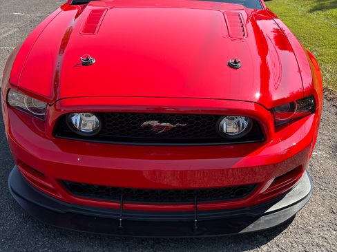 Used 2014 Ford Mustang GT RWD image 8