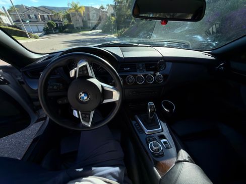 Used 2009 BMW Z4 sDrive35i image 5