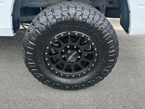 Used 2018 RAM 2500 Tradesman w/ Chrome Appearance Group AWD/4WD image 14