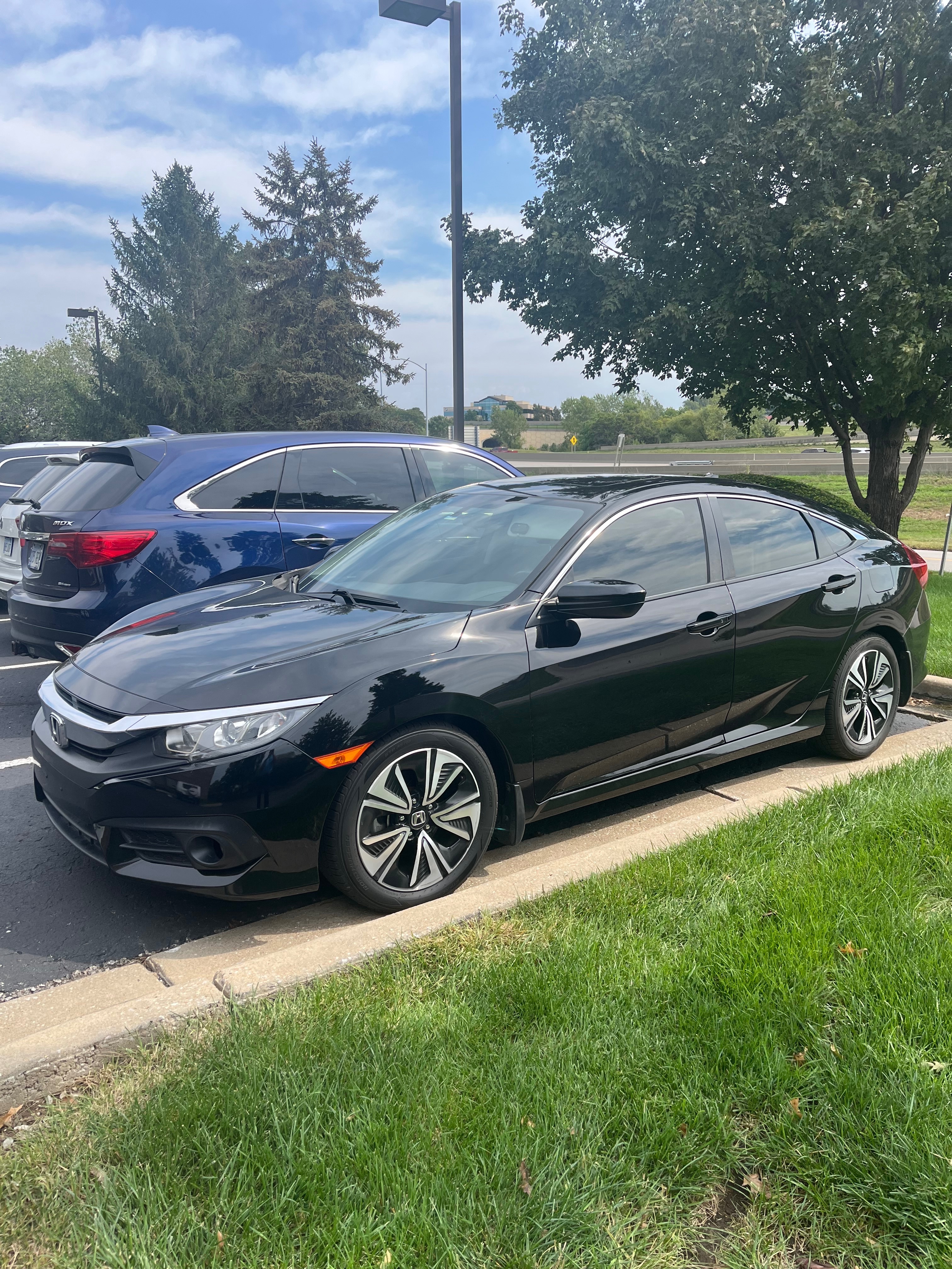 Used 2018 Honda Civic EX-T image 4