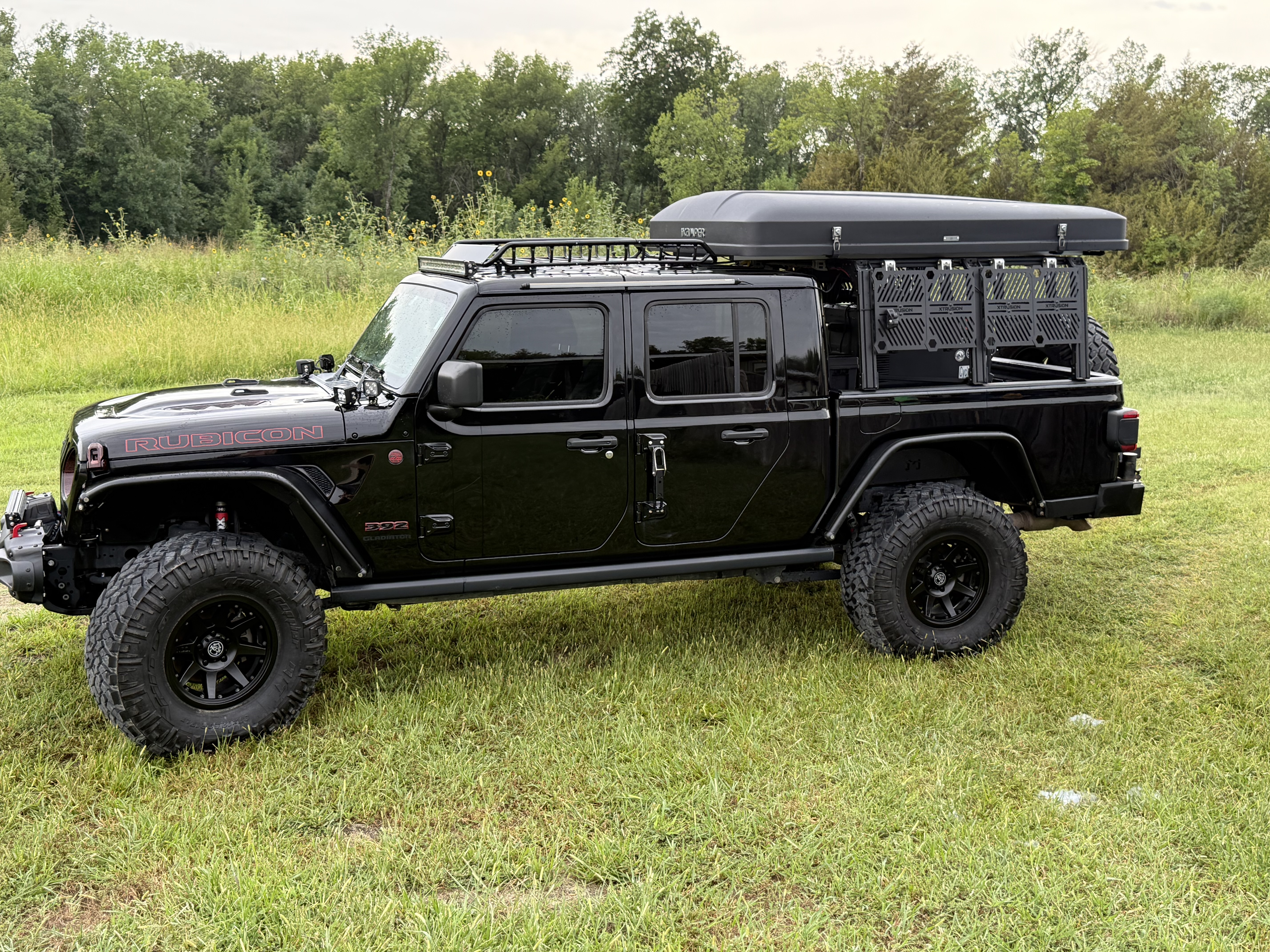 Used 2022 Jeep Gladiator Rubicon w/ LED Lighting Group AWD/4WD image 1