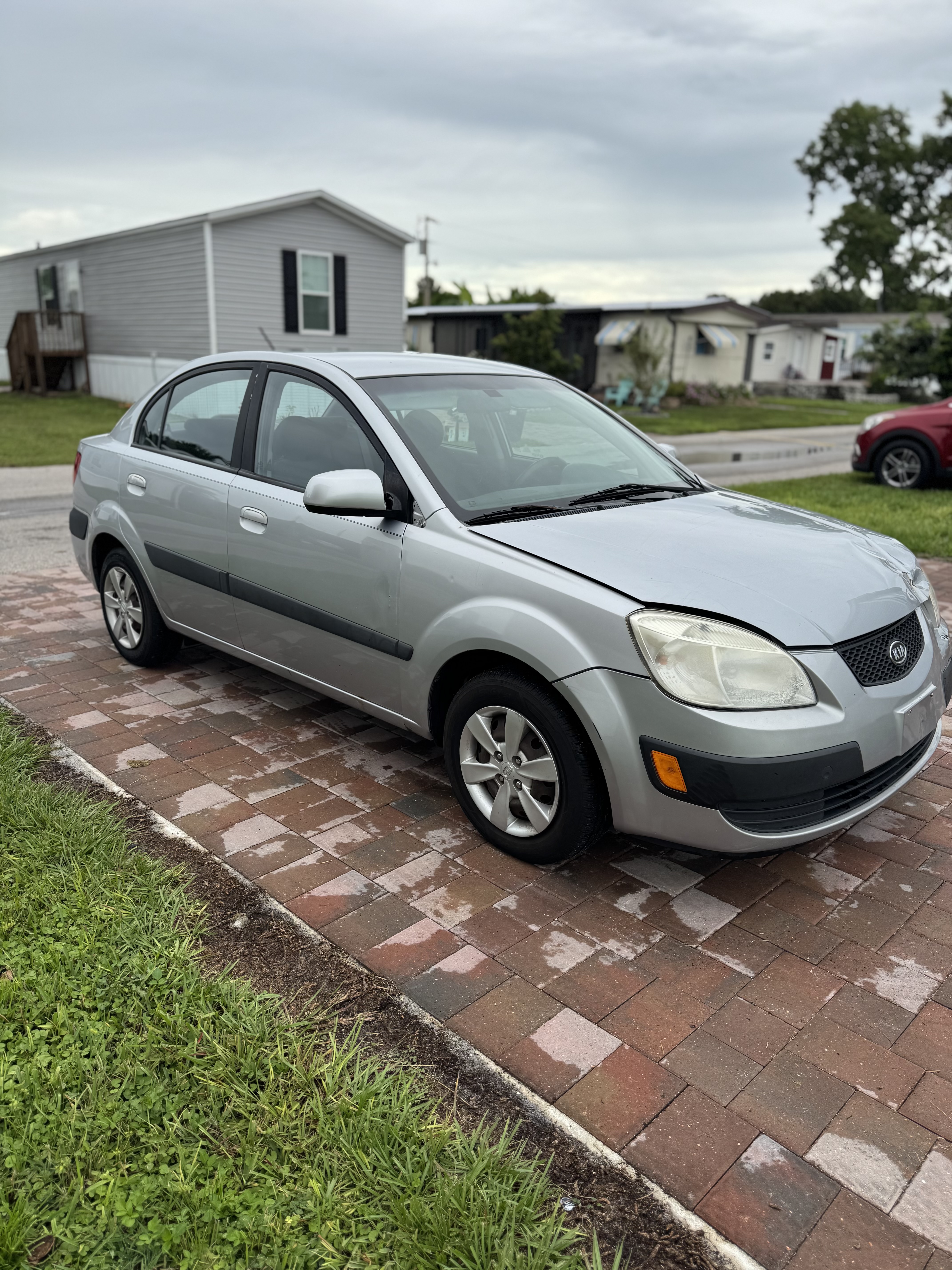 Used 2009 Kia Rio LX w/ PWR Pkg FWD image 2