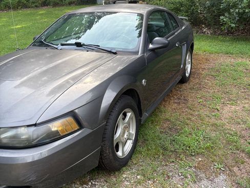 Used 2004 Ford Mustang Coupe RWD image 4