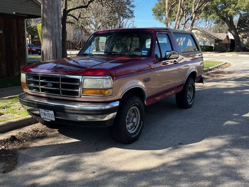Used 1994 Ford Bronco XL image 2