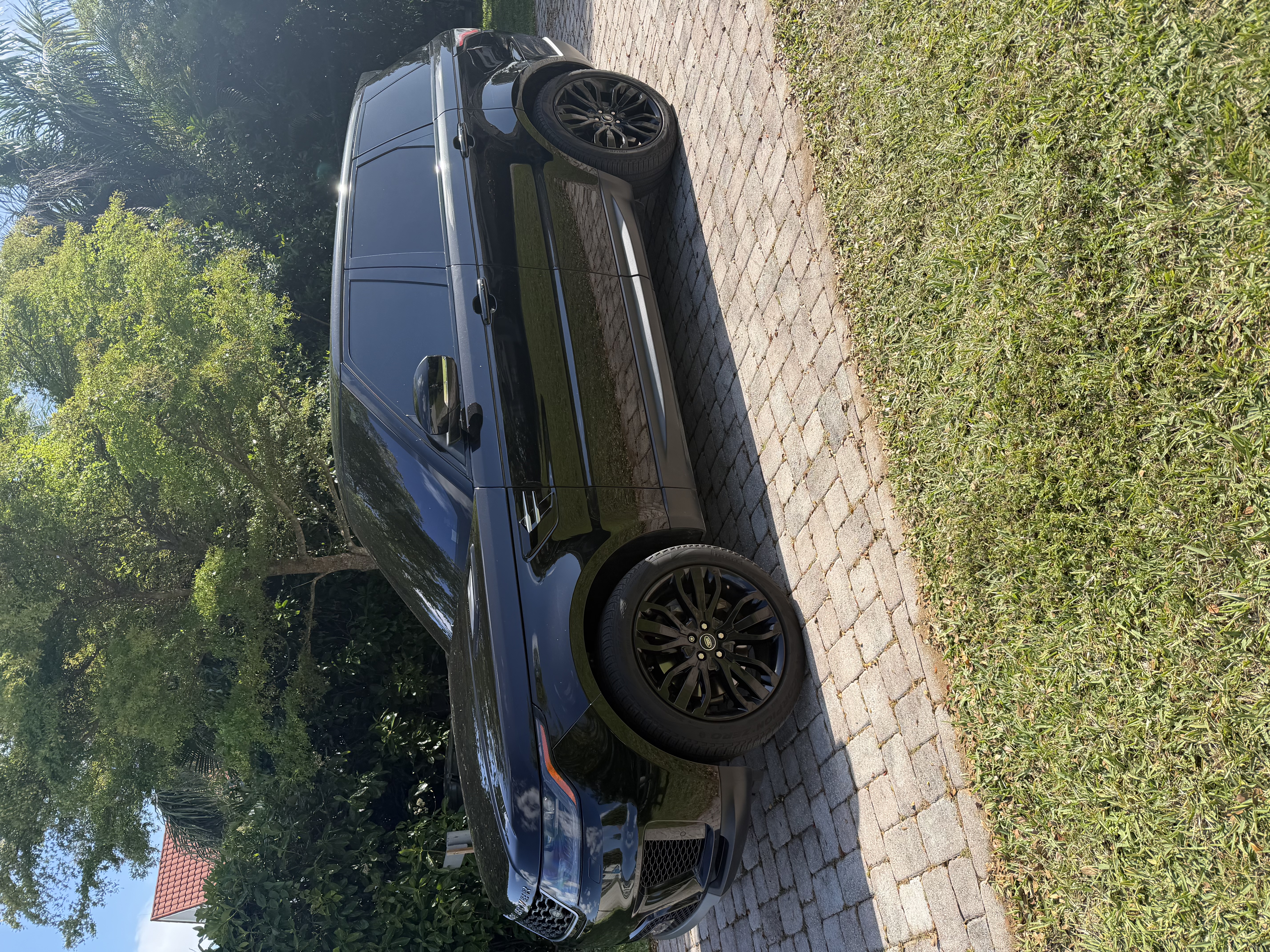 Used 2021 Land Rover Range Rover Sport SE AWD/4WD image 1