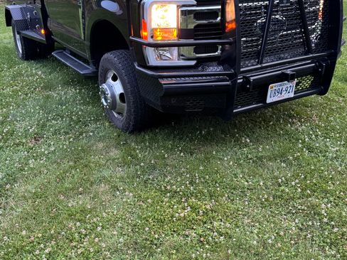 Used 2023 Ford F350 XLT w/ Snow Plow Prep Package AWD/4WD image 6