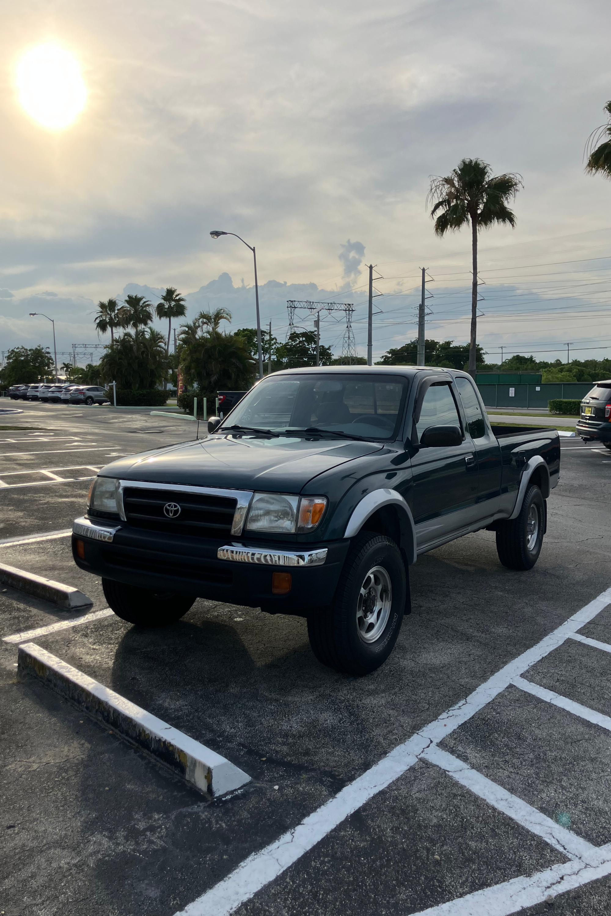 Used 1998 Toyota Tacoma 4x4 Xtracab w/ Convenience Pkg image 1
