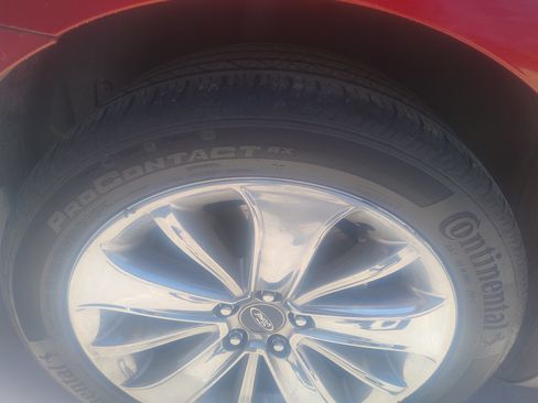 Used 2012 Ford Taurus Limited FWD image 4