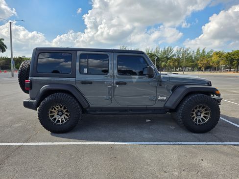 Used 2019 Jeep Wrangler Unlimited Sport S image 10