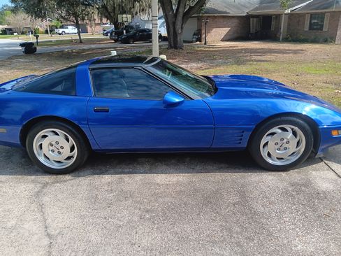 Used 1994 Chevrolet Corvette Coupe image 1