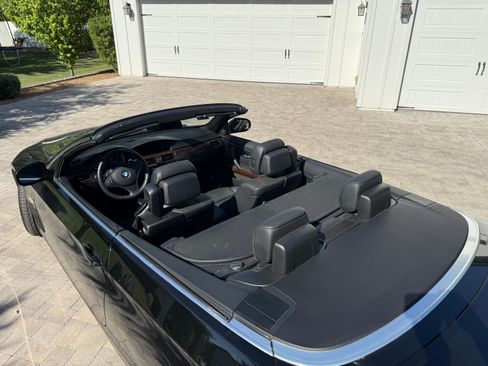 Used 2010 BMW 335i Convertible image 13