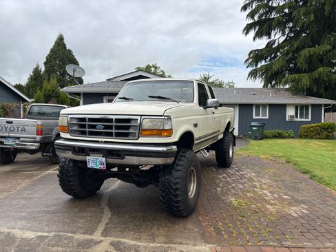 Used 1997 Ford F250 4x4 SuperCab Heavy Duty image 2