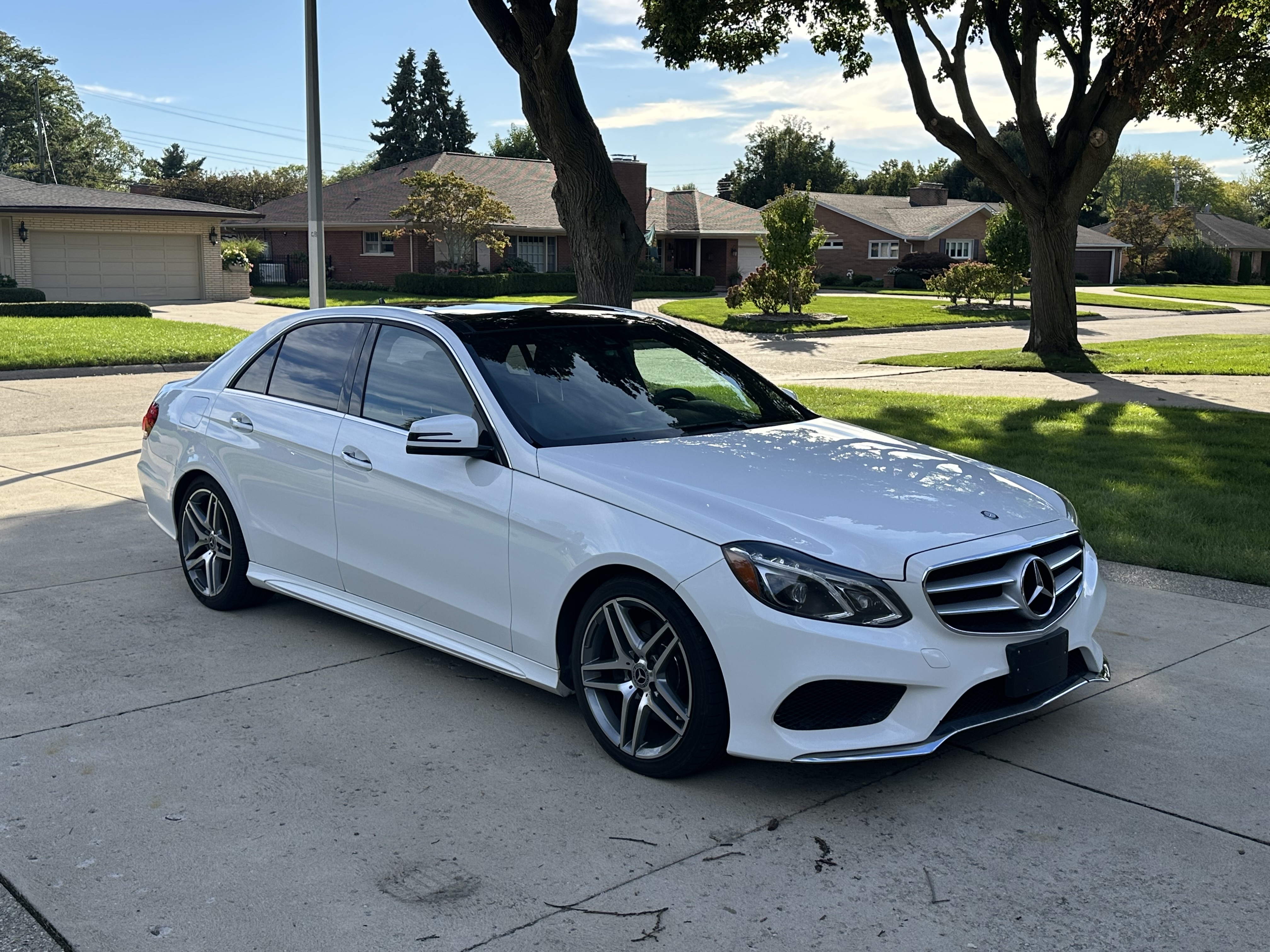 Used 2014 Mercedes-Benz E 350 4MATIC Sedan image 11