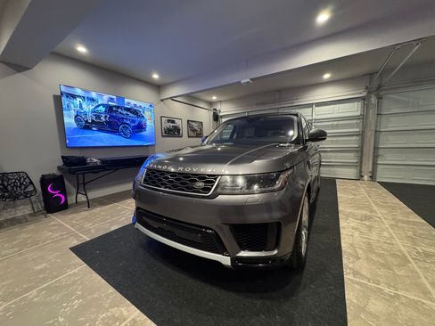 Used 2018 Land Rover Range Rover Sport HSE AWD/4WD image 14
