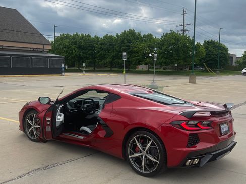 Used 2021 Chevrolet Corvette Stingray Preferred Cpe w/ Z51 Performance Package RWD image 18