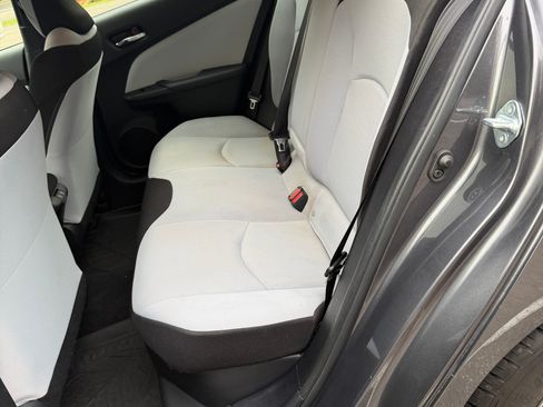 Used 2019 Toyota Prius L Eco FWD image 13