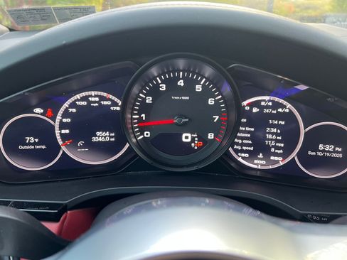 Used 2023 Porsche Cayenne Platinum Edition image 5