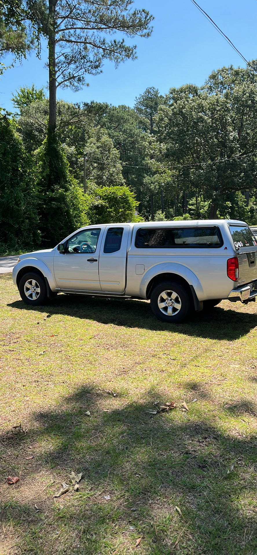 Used 2012 Nissan Frontier SV AWD/4WD image 1