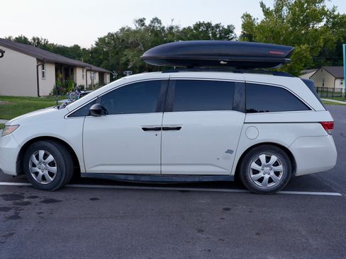 Used 2015 Honda Odyssey LX image 4