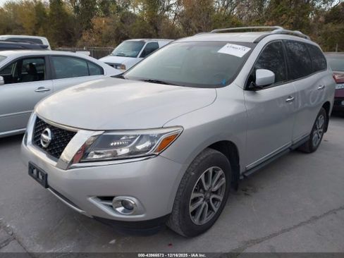 Used 2013 Nissan Pathfinder SL w/ Trailer Tow Pkg image 5
