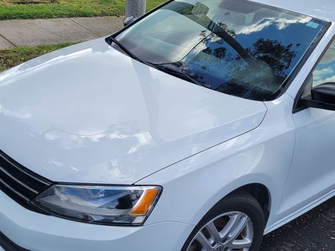 Used 2015 Volkswagen Jetta S image 4
