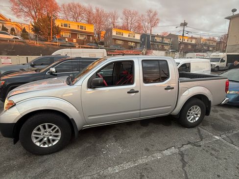 Used 2019 Nissan Frontier SV w/ Value Truck Package image 9