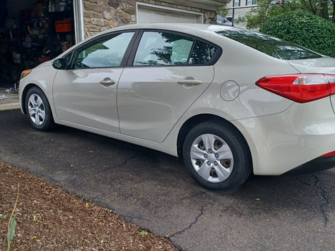 Used 2015 Kia Forte LX FWD image 4