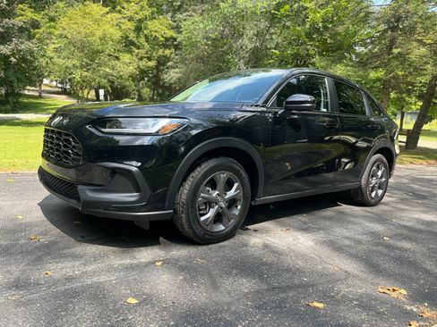 Used 2026 Honda HR-V LX image 1