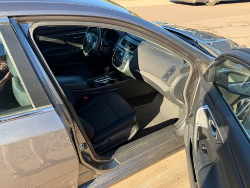 Used 2017 Nissan Altima 2.5 SR image 4