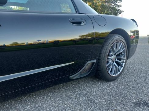 Used 1998 Chevrolet Corvette Coupe w/ Roof Pkg image 12