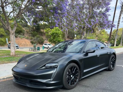 Used 2021 Porsche Taycan RWD image 10
