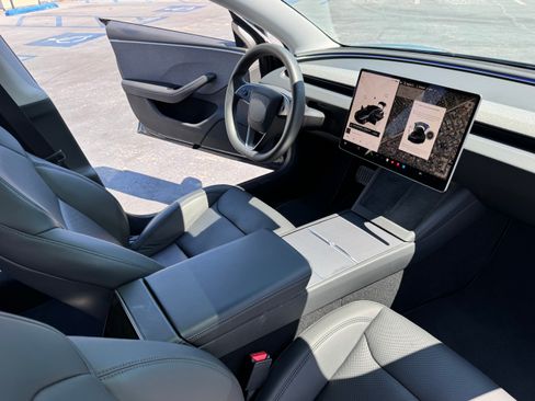 Used 2024 Tesla Model 3 Standard Range RWD image 5