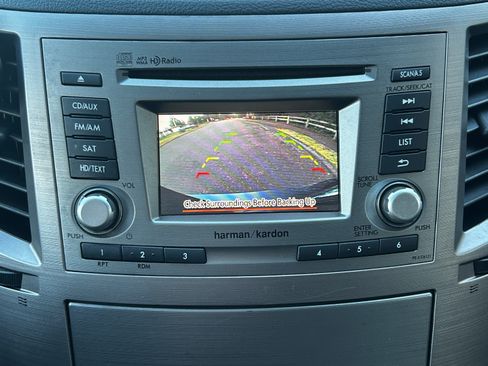 Used 2013 Subaru Outback 2.5i Limited w/ Moonroof Pkg image 18