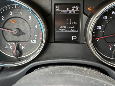 Used 2011 Jeep Grand Cherokee Laredo AWD/4WD image 2