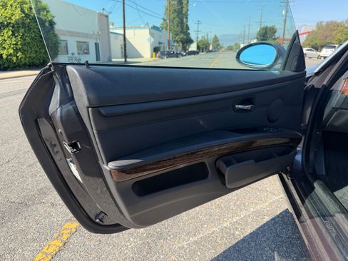 Used 2008 BMW 335i Convertible image 20