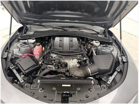 Used 2019 Chevrolet Camaro ZL1 RWD image 15