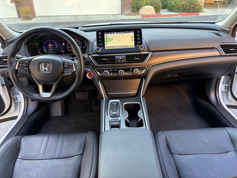 Used 2020 Honda Accord Touring image 8