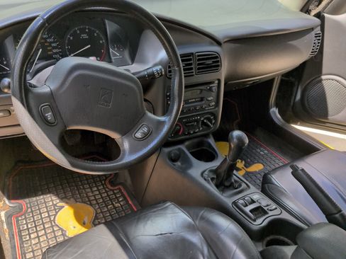 Used 2001 Saturn S-Series SC2 image 5