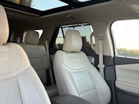 Used 2022 Ford Explorer Platinum w/ Technology Package image 12