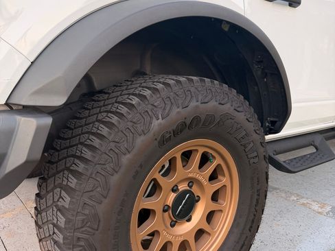 Used 2024 Ford Bronco Badlands w/ Sasquatch Package image 11