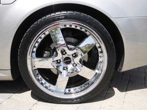 Used 2006 Cadillac XLR image 16