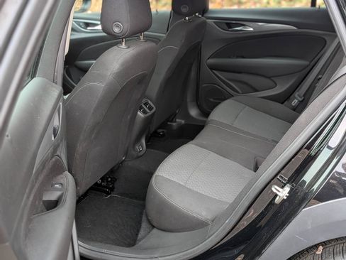 Used 2019 Buick Regal Preferred w/ Driver Confidence Package I image 9