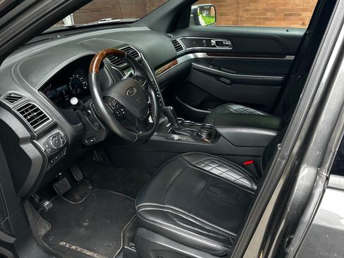 Used 2017 Ford Explorer Platinum AWD/4WD image 12