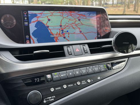 Used 2019 Lexus ES 300h image 12