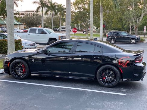 Used 2016 Dodge Charger SRT Hellcat w/ Harman/Kardon Audio Group image 2