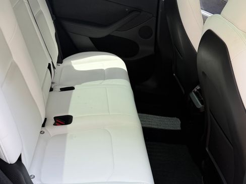 Used 2023 Tesla Model Y Long Range AWD/4WD image 14