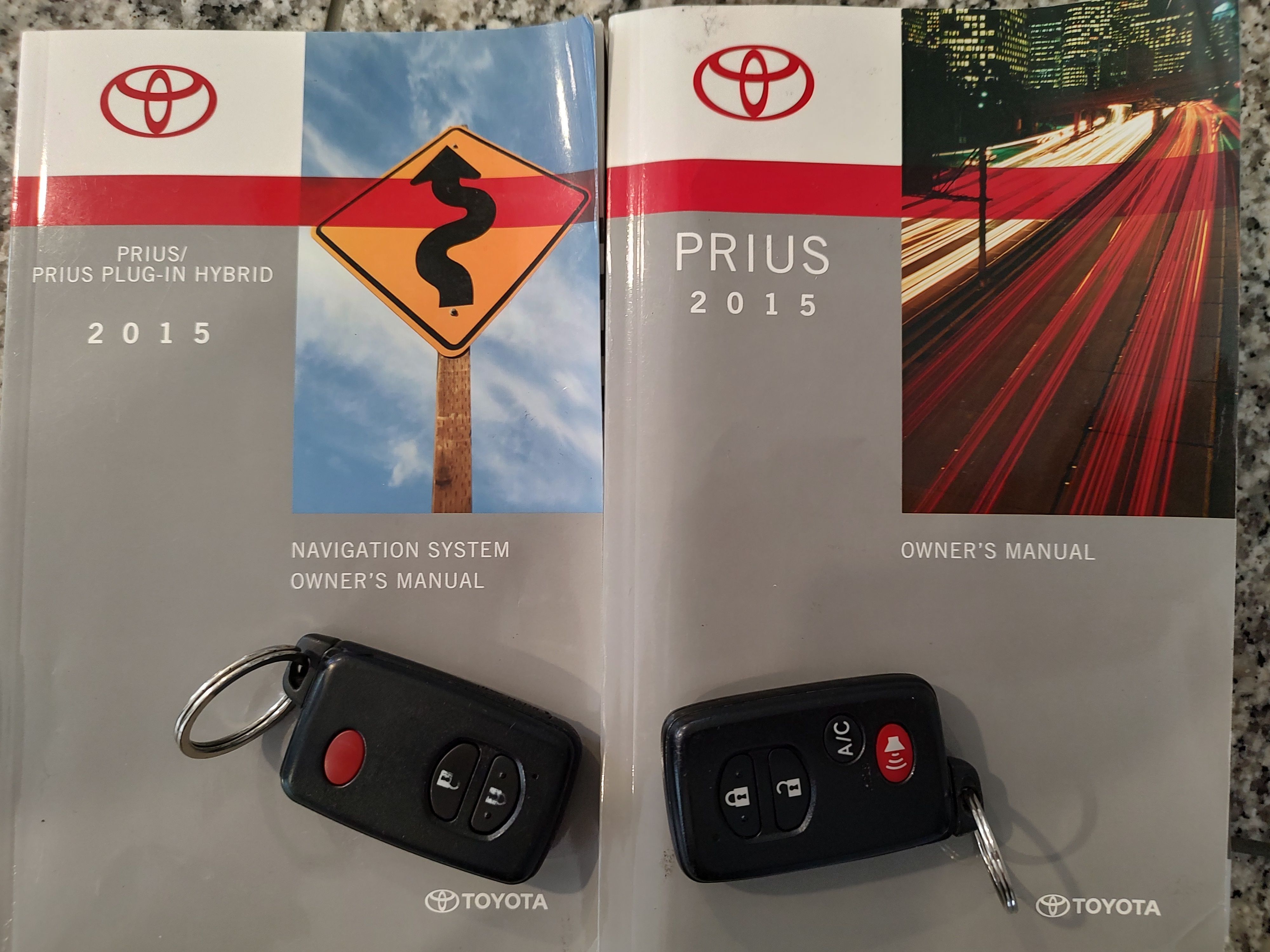 Used 2015 Toyota Prius Four w/ Deluxe Solar Roof Package FWD image 13
