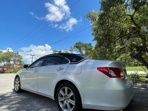 Used 2009 Lexus ES 350 350 Sedan 4D image 2