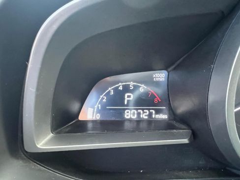 Used 2019 Toyota Yaris L image 15